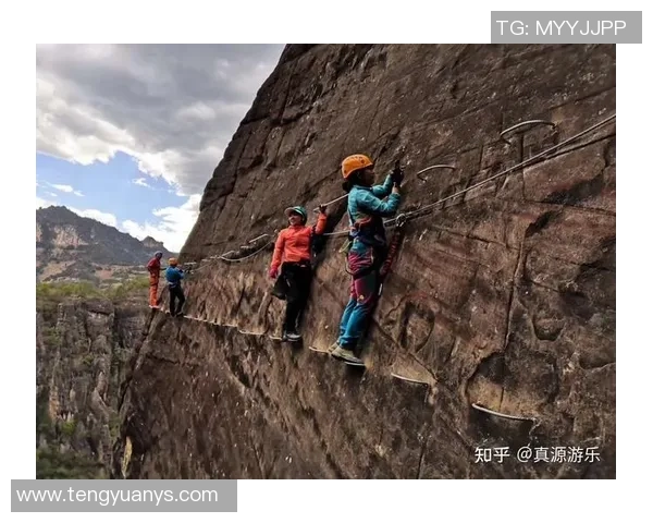 重庆攀岩队团队协作探秘：如何在高空中实现完美配合与信任